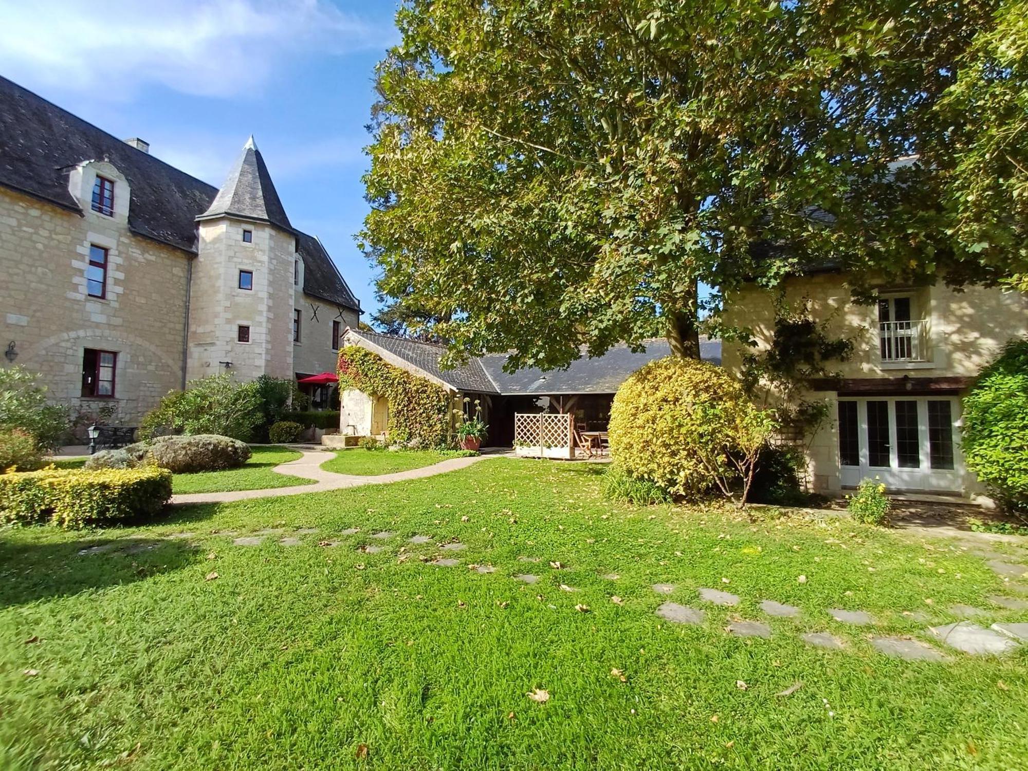 Manoir De L'Abbaye Acomodação com café da manhã Seuilly Exterior foto