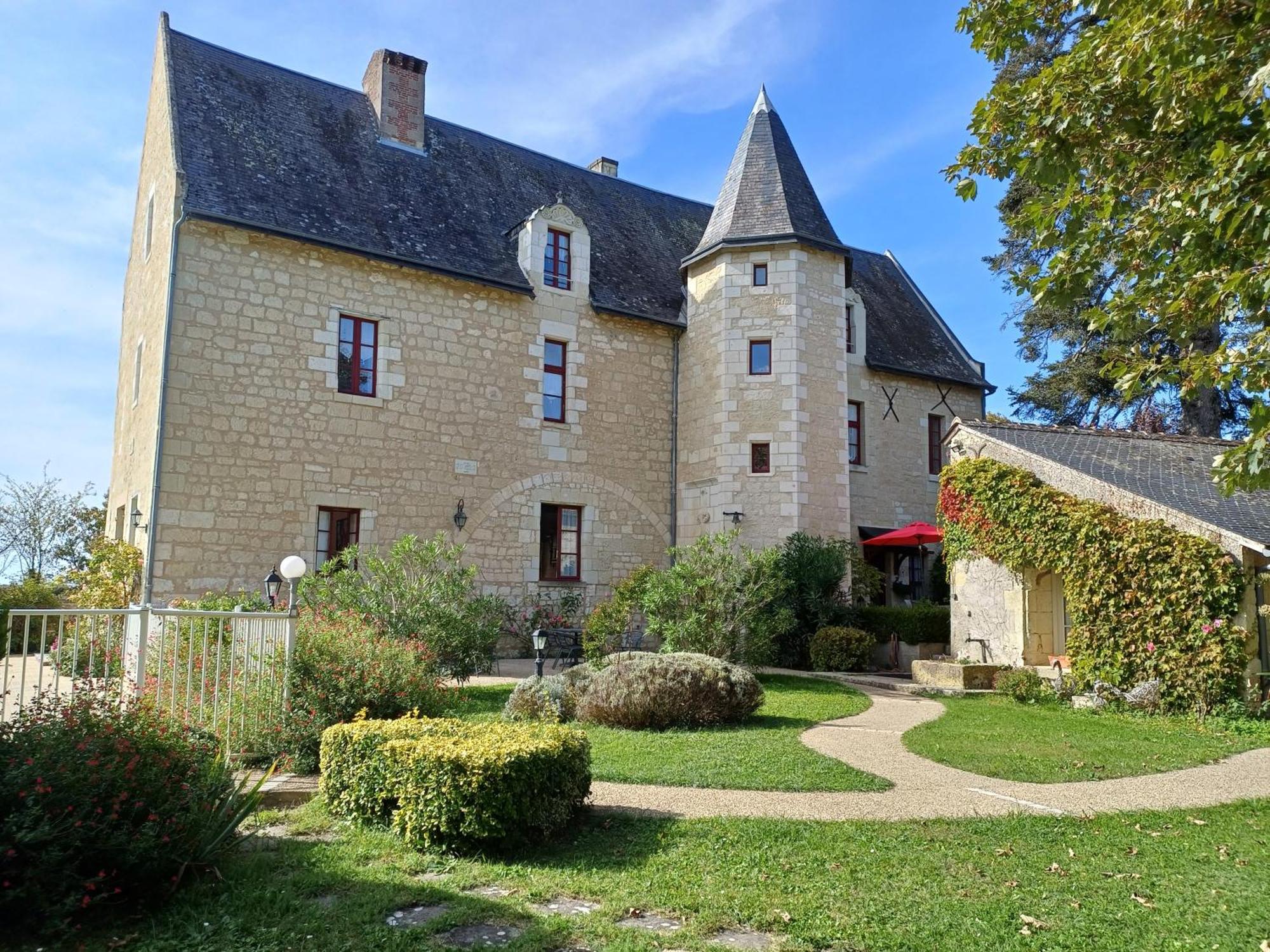 Manoir De L'Abbaye Acomodação com café da manhã Seuilly Exterior foto