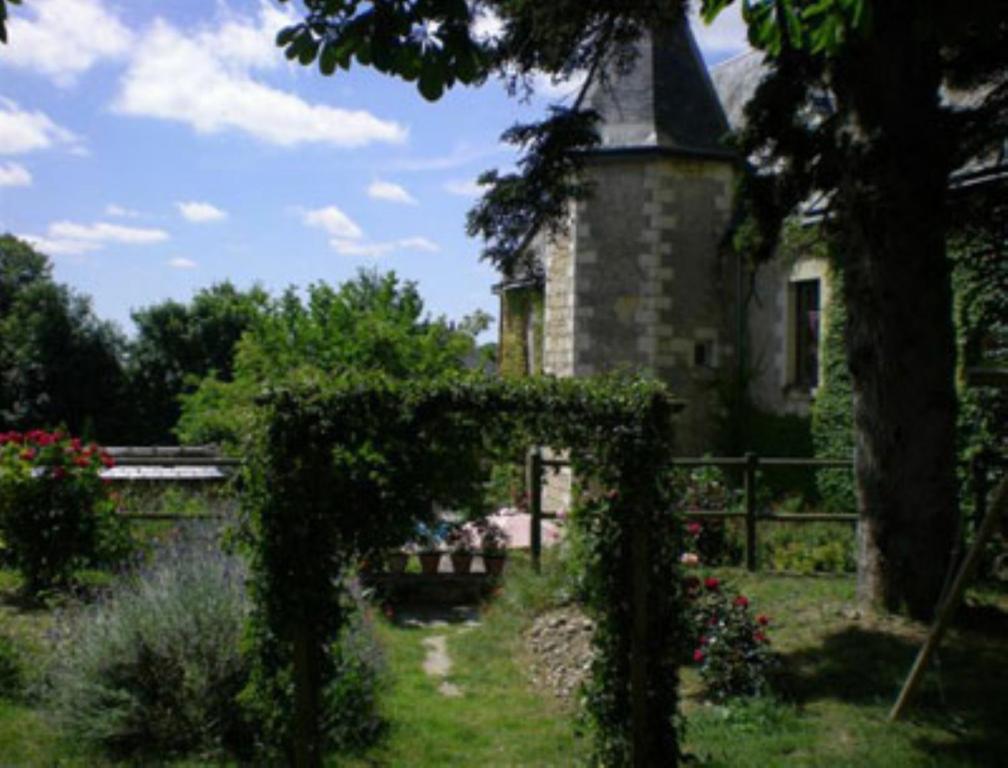 Manoir De L'Abbaye Acomodação com café da manhã Seuilly Exterior foto
