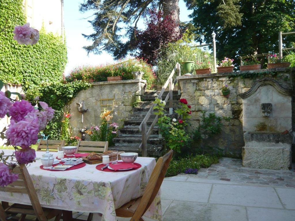 Manoir De L'Abbaye Acomodação com café da manhã Seuilly Quarto foto