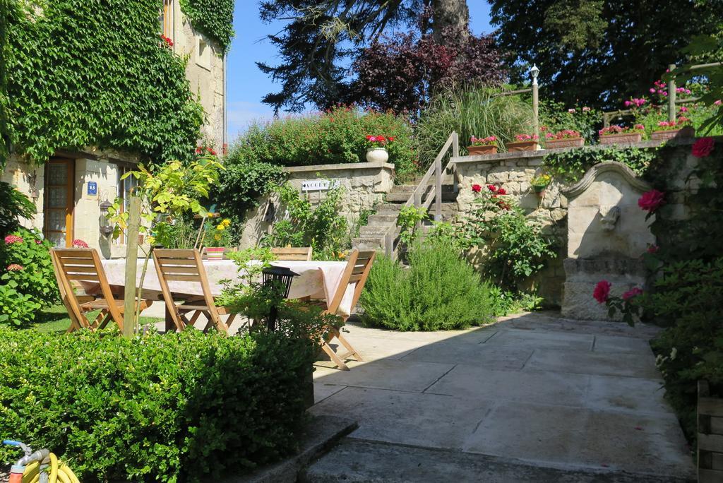 Manoir De L'Abbaye Acomodação com café da manhã Seuilly Exterior foto