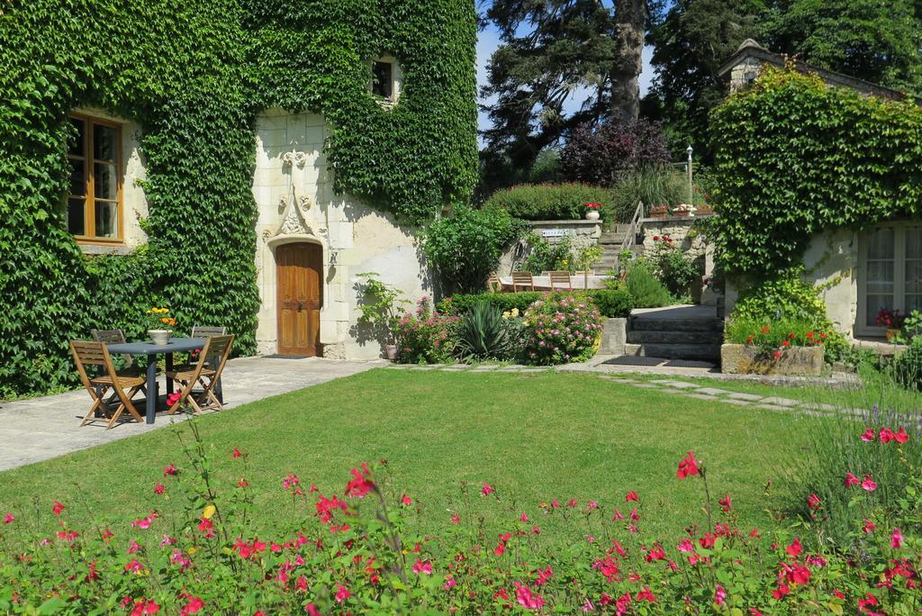 Manoir De L'Abbaye Acomodação com café da manhã Seuilly Exterior foto